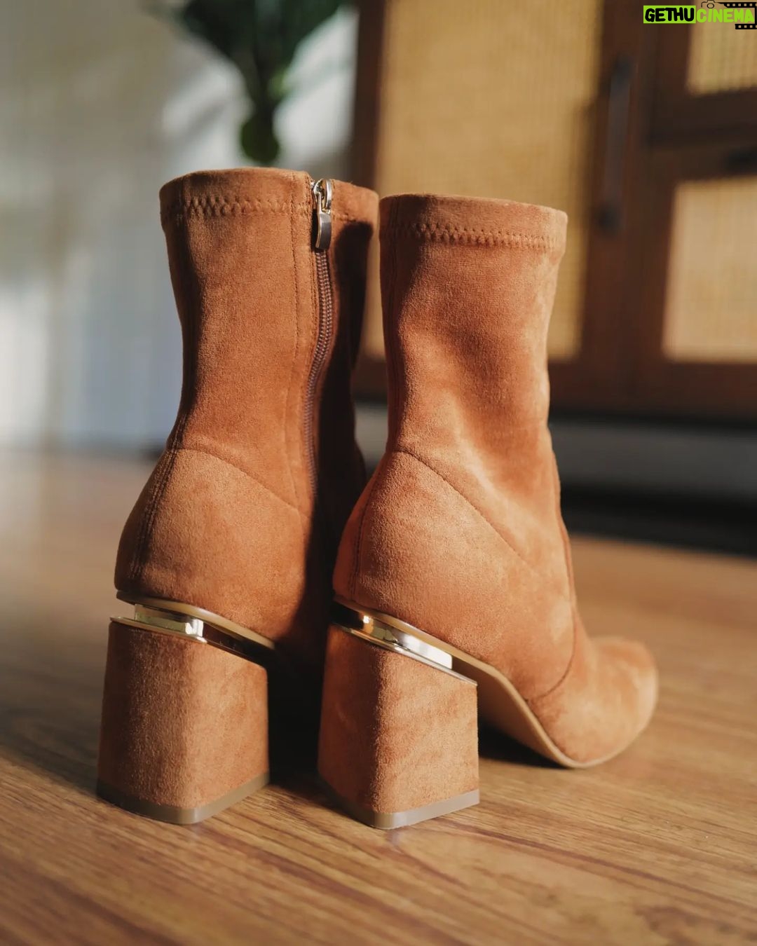 Jasmine Curtis-Smith Instagram - On my way to Baguio City for the Kapuso Fiesta at Sunshine Park! Making sure my land travel is as comfy as it can be 🤎 see you later!! 👢 from Gibi Shoes (style BT7514, comes in Taupe and Black too!) Lovee the details of heels again and the way the point of the boots are so feminine ✨️ #GibiShoes #AllSeasonAllOccasion #JCSshoefie