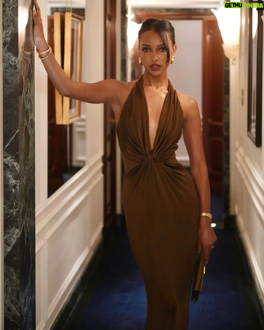 Jasmine Tookes Instagram - Moments before the @tomford show in Milan🤎 #tomfordwinter24