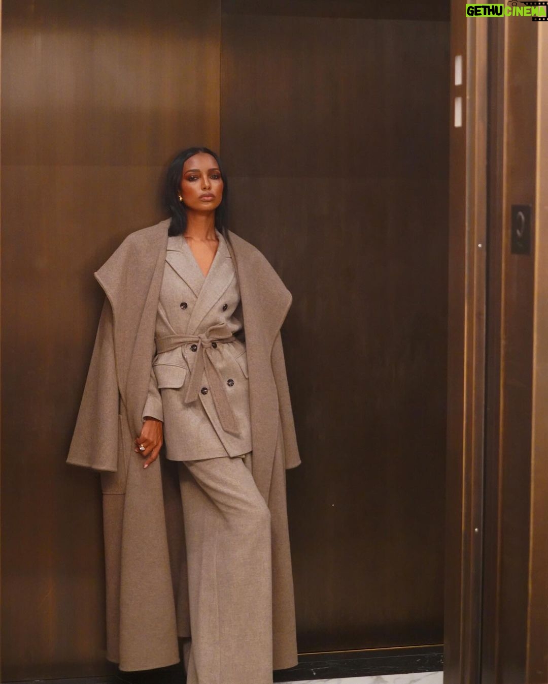 Jasmine Tookes Instagram - “It’s handled.”