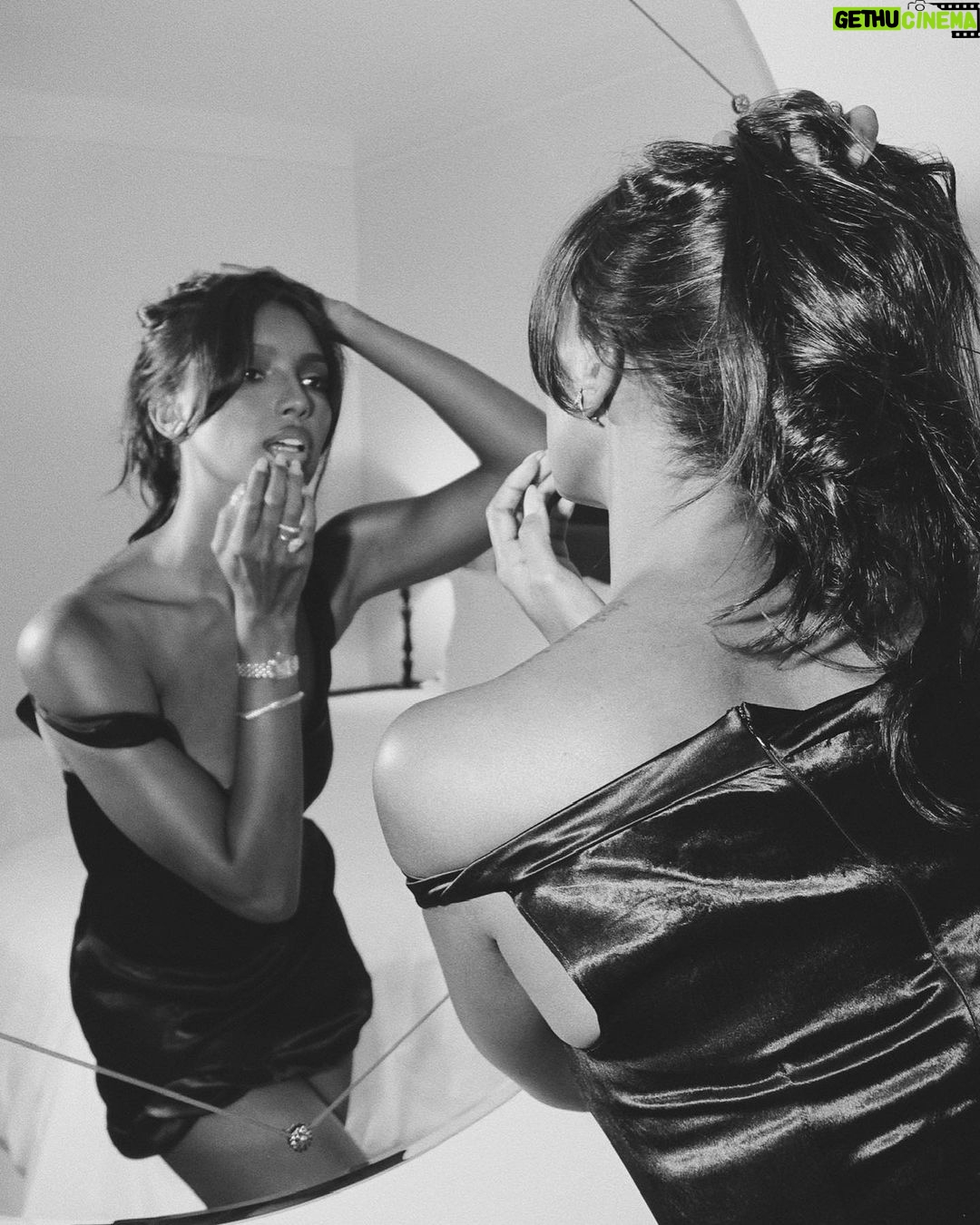 Jasmine Tookes Instagram - Getting ready to ring in the new year. 🎇