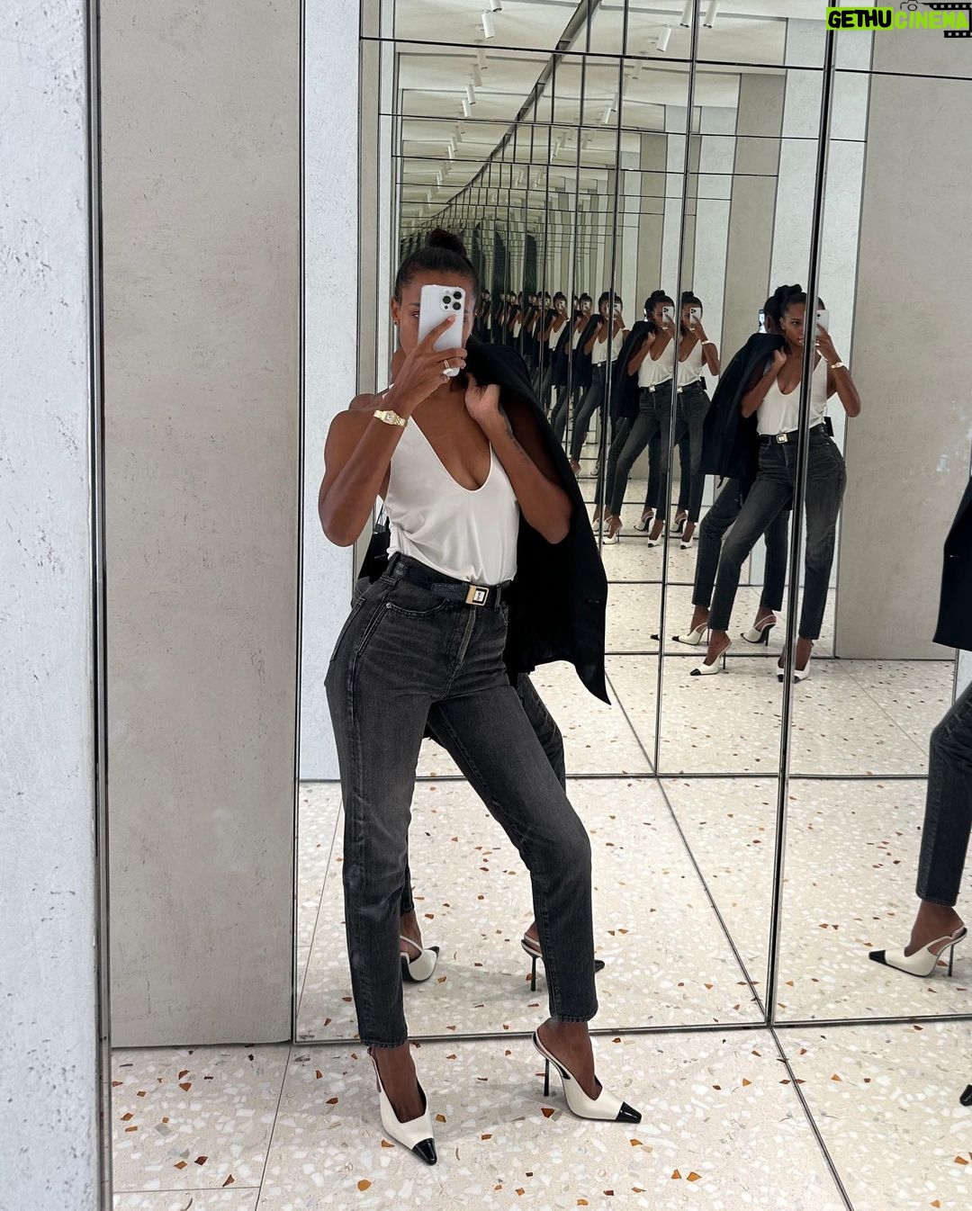 Jasmine Tookes Instagram - I just can’t get enough @anthonyvaccarello @ysl