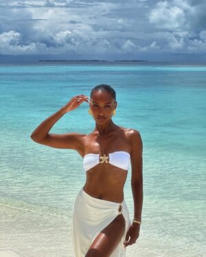 Jasmine Tookes Instagram - 🌊🌞🤎