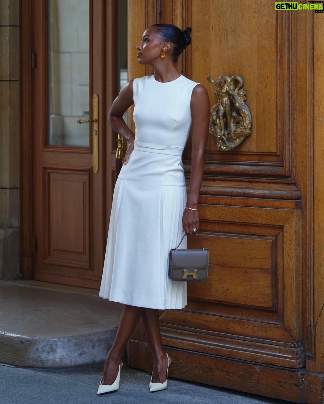 Jasmine Tookes Instagram - Forever catching up on Paris photos🤎