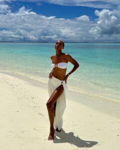 Jasmine Tookes Instagram - 🌊🌞🤎