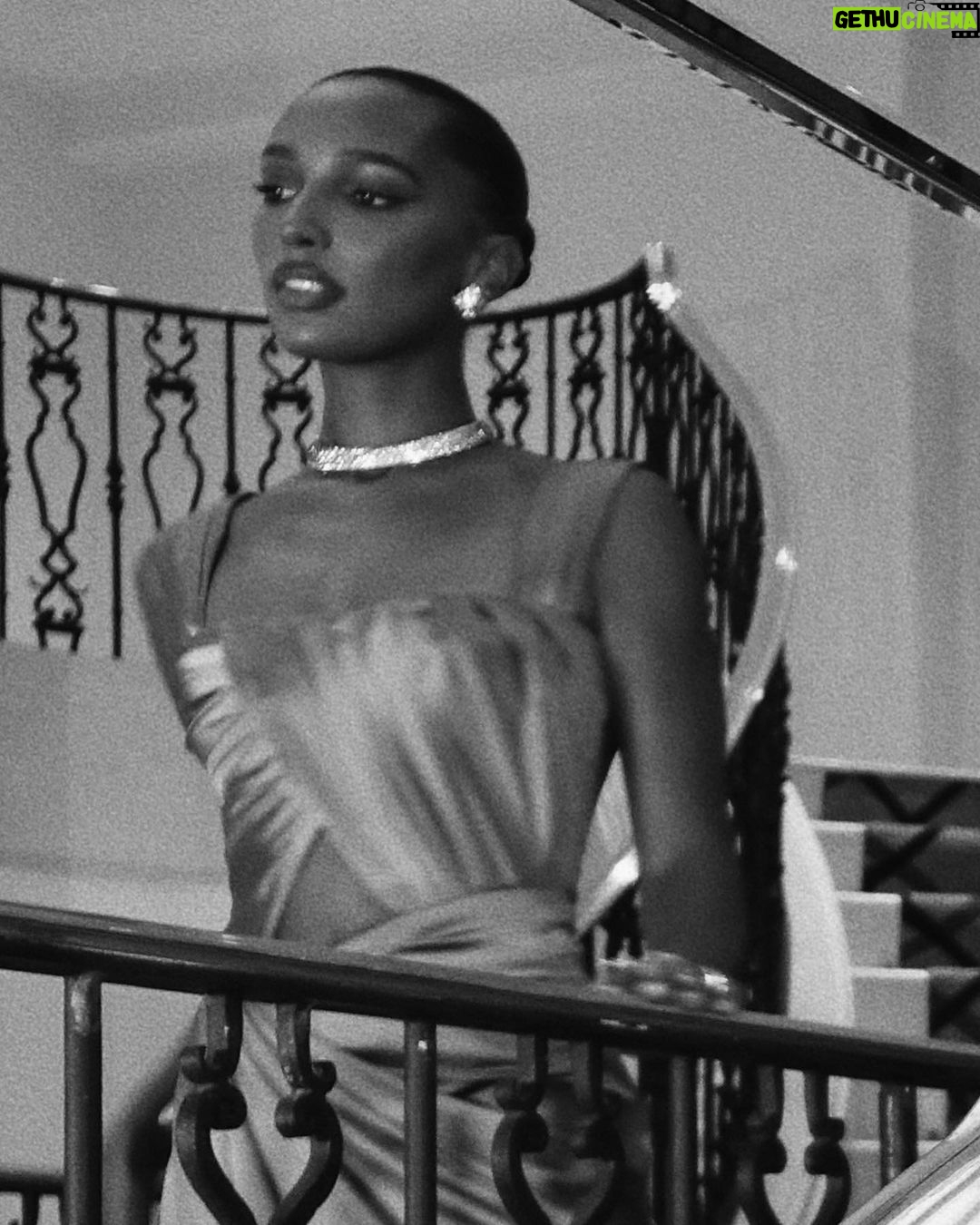 Jasmine Tookes Instagram - Last night @lacma Art + Film Gala @gucci. Pick your favorite 🤎