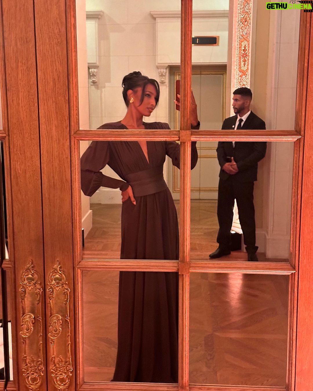 Jasmine Tookes Instagram - I’m still catching up with Paris 📸