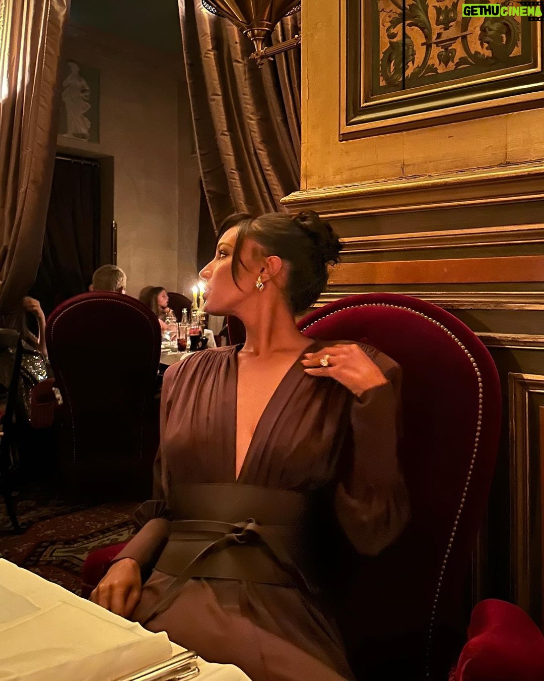 Jasmine Tookes Instagram - I’m still catching up with Paris 📸
