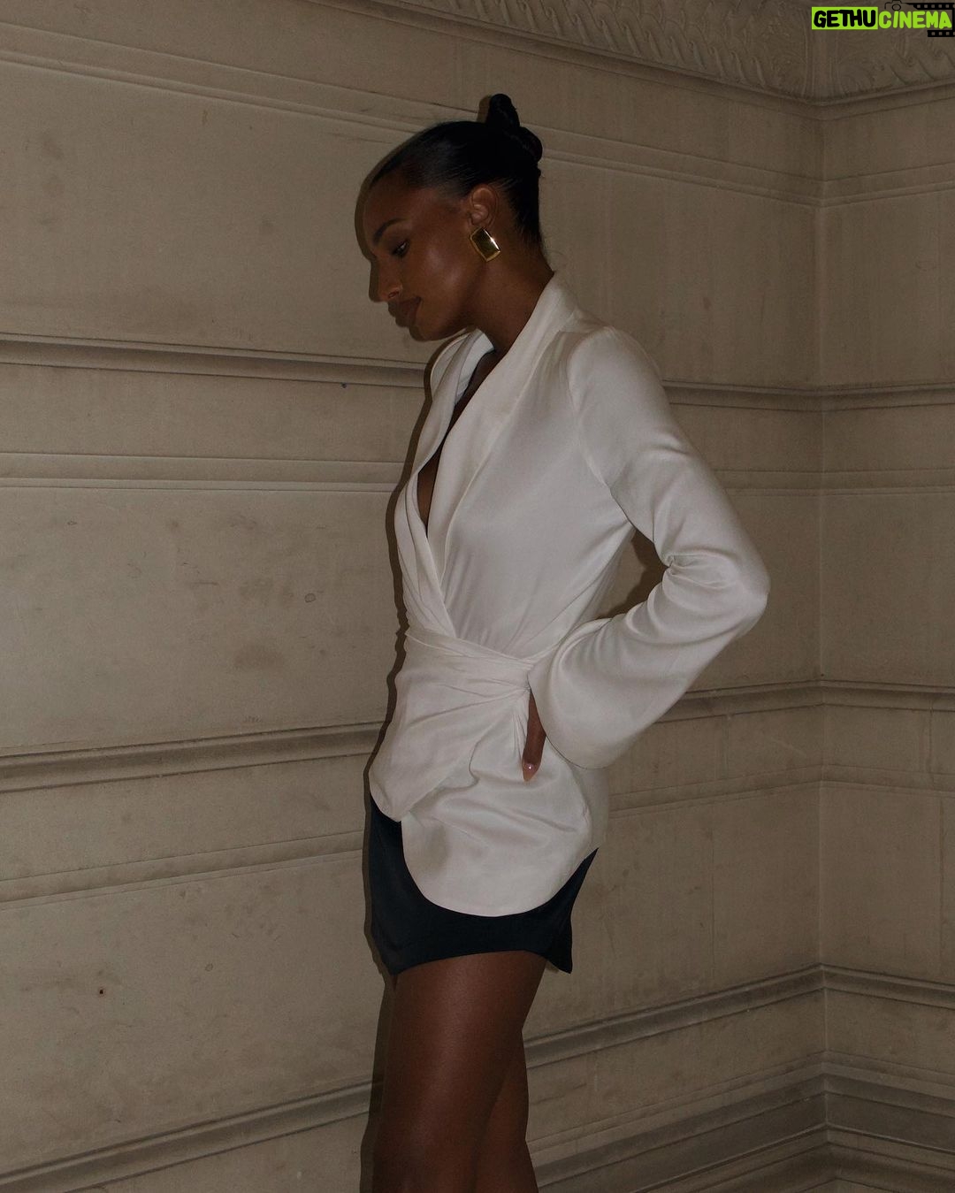 Jasmine Tookes Instagram - An evening with @louboutinworld 🤎 Paris, France