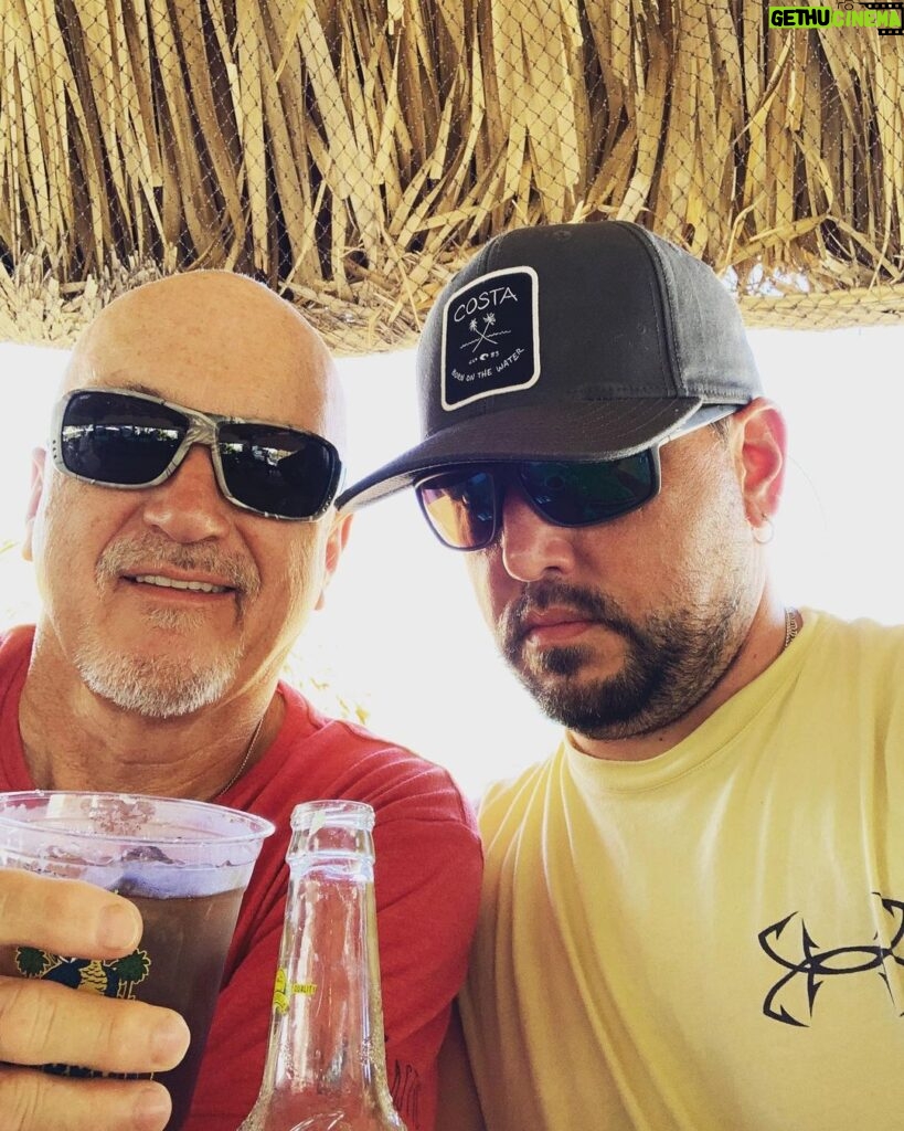 Jason Aldean Instagram - Happy Father’s Day to the one and only @bigdawg1953. I don’t think you realize how much moms and dads do until you have kids yourself. Blessed to have had this guy as my role model. Love you Pops. I’m pretty sure we were a few shots of tequila in when we took this pic 😂. #Legend