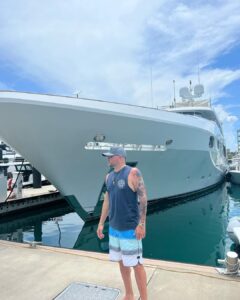 Jason Aldean Instagram - Lookin for my boat. Found it.