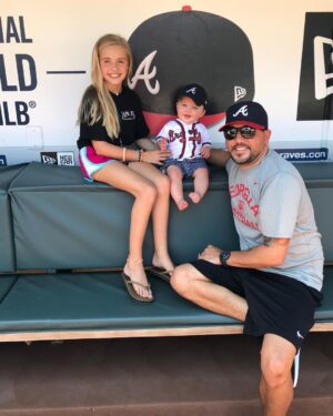 Jason Aldean Instagram - Happy sweet 16 to one of the sweetest, kindest and most thoughtful people I know. It has truly been an honor and a blessing to be your daddy for the last 16 years. We are so proud of the person you are and what you stand for. Don’t ever change that!! We love u more than you will ever know. Happy birthday Kendyl bug. 😘