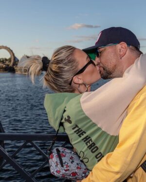 Jason Aldean Instagram - Words can’t describe how much I love and truly adore this woman. To say she has been a blessing in my life is a huge understatement. @brittanyaldean I love u to pieces and can’t imagine life without ya. I hope u have an amazing day because you deserve it. Thanks for being an amazing mom to our babies and being my best friend and biggest fan. Love you baby and Happy bday. 🤟🏽