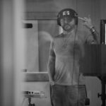 Jason Aldean Instagram – Day 2 in the studio! We cut 9 songs in 2 days and we recorded some 🔥 today 😳. Can’t wait for u guys to hear what we’ve been working on.
📸: @justinmrusek