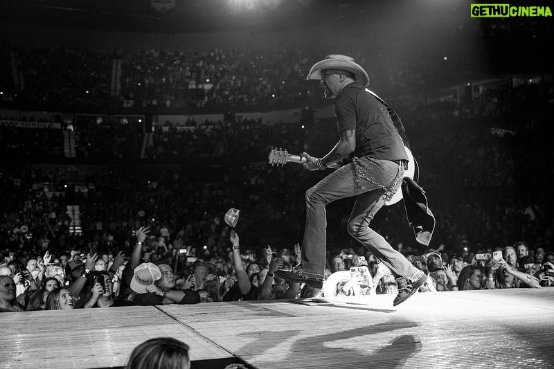 Jason Aldean Instagram - Nashville shows always hit different. 🤘🏼 #RockNRollCowboyTour