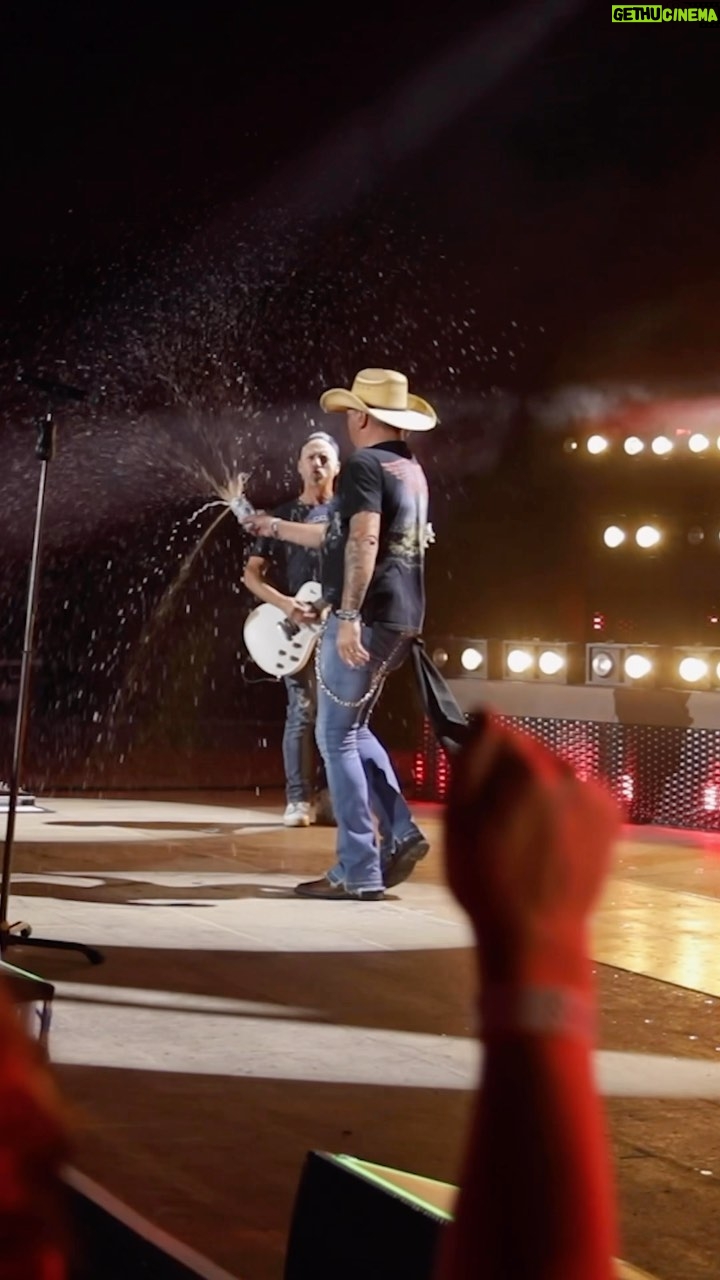 Jason Aldean Instagram - Last couple weeks of the Highway Desperado Tour - u guys ready? 🤘🏼