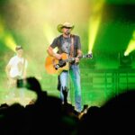 Jason Aldean Instagram - The Highway Desperado Tour is comin’ to you LIVE from our sold-out show in West Palm Beach. This is your LAST CHANCE to catch this tour, so grab your tickets now at the link in bio to stream it on Veeps on 10/27! 🤘🏼