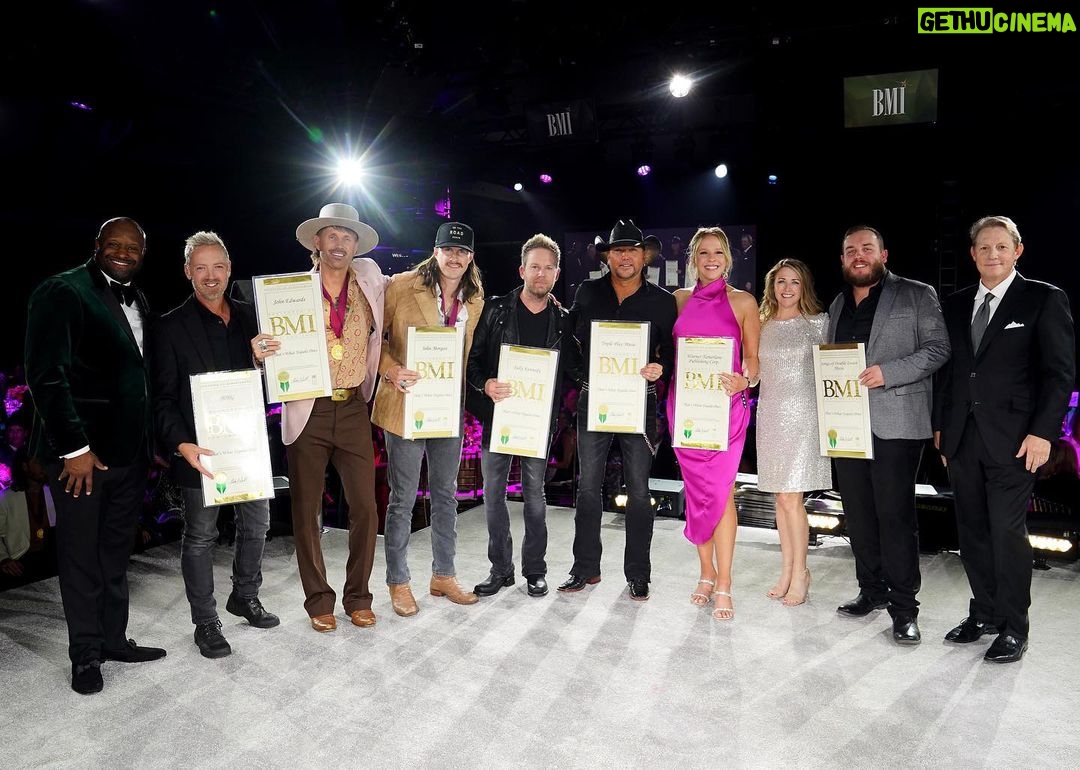 Jason Aldean Instagram - BMI Awards with this stunner 🔥 Nashville, Tennessee