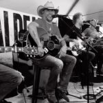 Jason Aldean Instagram - Love havin the fam out 🤟🏼 Sioux Falls, Welch, and Des Moines…y’all ready?