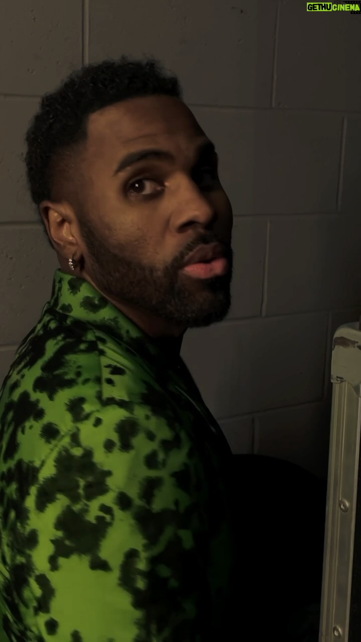 Jason Derulo Instagram - When you gotta go you gotta go 😬 #SpicyMargarita #NuKingWorldTour #Leeds