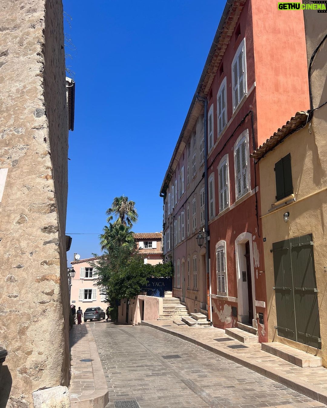 Jason Oppenheim Instagram - refreshed & recharged in St. Tropez🇫🇷 Gigi Restaurant