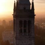 Jason Oppenheim Instagram - My brother and I really enjoy the opportunity each year to go back to our alma mater, UC Berkeley, and speak to the business school class. It’s exciting for us to see all the energetic students ready to take on the business world. I only hope we can impart some wisdom from our experiences. It certainly feels like a full circle when we took our favorite professor’s class many years ago and now we get to go back as guest speakers. Thanks @alanross2019 @chriskindnessaward University of California, Berkeley
