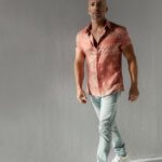 Jason Oppenheim Instagram - Walkin’ into the weekend… Photos by @charlottelobry