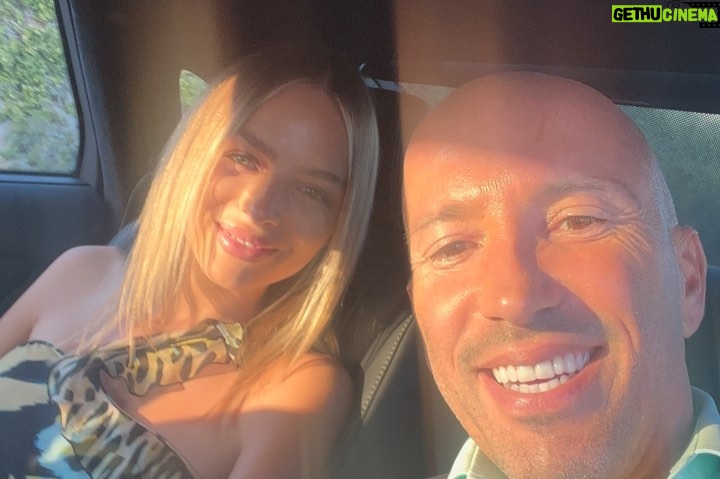 Jason Oppenheim - 46.8K Likes - Tonight at the People’s Choice Awards, such a cool time! (even tho the Kardashians beat us).