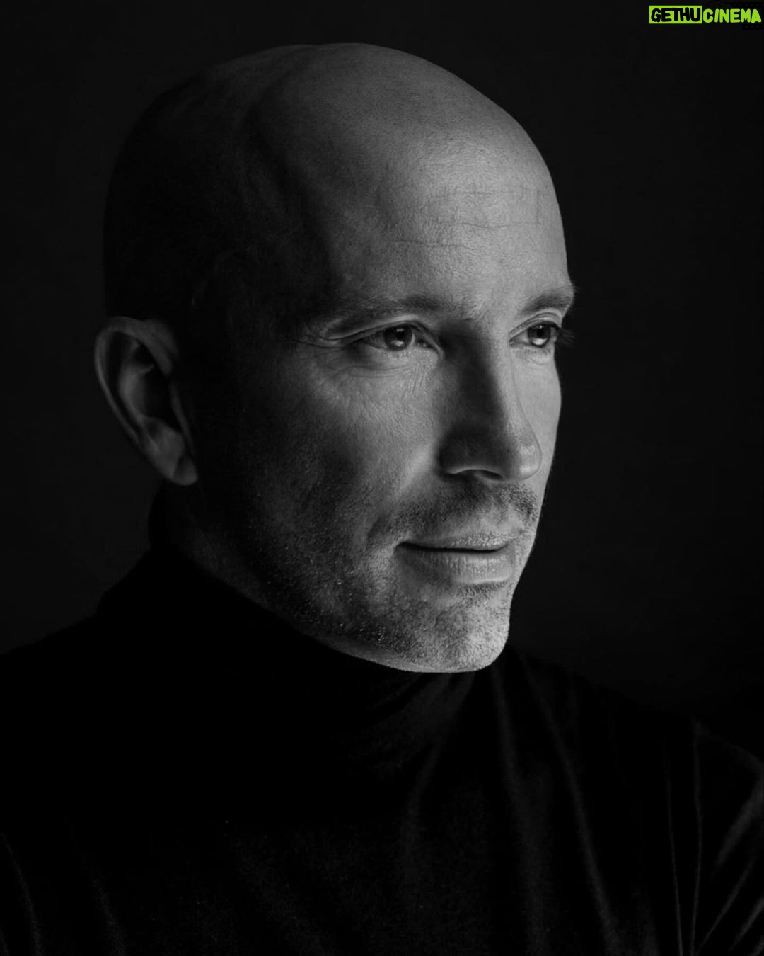 Jason Oppenheim - 54.7K Likes - Color is everything, but black and white is even more.
📸 @manfredbaumann