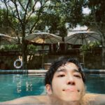 Jasper Liu Instagram - 最近這天氣，就想游泳或是爬爬山。或找個地方看本書也真的是不錯