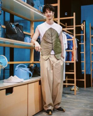 Jasper Liu Instagram - @loewe 
#LOEWE
#LOEWEpaulas
喜歡大自然的我們不能錯過，很開心見到大家又能完全的融入在自然之中：）😁😁😁