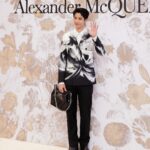 Jasper Liu Instagram – 謝謝 @alexandermcqueen 讓我有這麼棒的夜晚，還能和朋友們相聚🙌🏼🙌🏼🙌🏼大自然的元素，空間跟服裝上充滿著蜻蜓與蝴蝶的印花，欣賞幾圈好多東西都很喜歡，只能選一個了話應該是the peak指環包😁但鞋子還有圍巾也真的好好看🥳🥳🥳哈哈哈哈 準備回山上部落繼續努力拍攝，之後下山再來好好逛一下 
#AlexanderMcQueen
#McQueenMenPreSS24
#mcqueenpeak