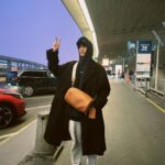 Jasper Liu Instagram - 新年快樂！！！走吧！回家過年 吃團圓飯吧！大家今年在那裡過年呢？？ 祝大家 身體健康 、萬事如意. Happy 🐰you 一定都要平平安安的。🙌🏻🙌🏻🙌🏻🧧🧧🧧🧨🧨🧨🎇🎇🎇🎆🎆🎆💪🏻💪🏻💪🏻 새해에는 항상 건강하고 좋은 일만 있길 바래요 😄 happy new year 🎊 #paris #happynewyear
