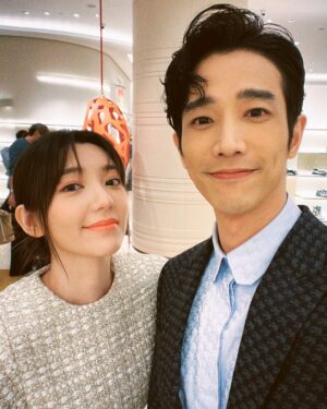 Jasper Liu Instagram - 好久不見！朋友們：）真的很想念大家！ 안녕하세요! 오랫만입니다! 希望丁歐巴有時間可以吃吃看我的最愛～花生捲冰淇淋😁😁😁 ✨謝謝LV讓大家聚在一起 party all night 🎆🎆🎆

@louisvuitton
 #louisvuitton
#LVTAIPEI101