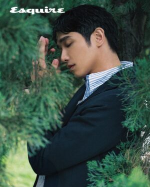 Jasper Liu Instagram - @esquire_tw  在那，都珍惜每一個當下，尋找每個都市的美。回家了，就盡情的陪在父母家人身邊，或什麼事都不做的賴在客廳地板上。什麼事都好，反正時間有限😁（剛回家時想說老媽怎麼記性這麼差…後來才想起喔。對。果真是我媽）😅😂🤣

Where ever you are, just cherish every moment.

어느 지역이든 거기 있을 때는 그 고유의 매력이 좋고, 집에 있을 때는 가족들과 함께 있는 그 시간이 또 좋아요, 시간은 항상 소중하니까요 : ) ☺️😊😆