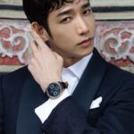 Jasper Liu Instagram – @esquire_tw  在那，都珍惜每一個當下，尋找每個都市的美。回家了，就盡情的陪在父母家人身邊，或什麼事都不做的賴在客廳地板上。什麼事都好，反正時間有限😁（剛回家時想說老媽怎麼記性這麼差…後來才想起喔。對。果真是我媽）😅😂🤣

Where ever you are, just cherish every moment.

어느 지역이든 거기 있을 때는 그 고유의 매력이 좋고, 집에 있을 때는 가족들과 함께 있는 그 시간이 또 좋아요, 시간은 항상 소중하니까요 : ) ☺️😊😆