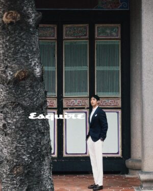 Jasper Liu Instagram - @esquire_tw  在那，都珍惜每一個當下，尋找每個都市的美。回家了，就盡情的陪在父母家人身邊，或什麼事都不做的賴在客廳地板上。什麼事都好，反正時間有限😁（剛回家時想說老媽怎麼記性這麼差…後來才想起喔。對。果真是我媽）😅😂🤣

Where ever you are, just cherish every moment.

어느 지역이든 거기 있을 때는 그 고유의 매력이 좋고, 집에 있을 때는 가족들과 함께 있는 그 시간이 또 좋아요, 시간은 항상 소중하니까요 : ) ☺️😊😆