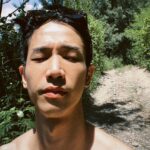 Jasper Liu Instagram – 今天大大的太陽 和營主夢姊聊了很多，還有一位在努力創帳篷品牌的sup教練：）這位教練很有故事..他右手臂的刺青是登山時被雷擊的座標….嗯…他說那時在高山待了三天等待救援，大家只有1500cc的飲用水，下山後發現屁股一大片瘀青。嗯…真是能活著就太好了…聊了一下sup最好的時機原來是日出，光影也最多變化。但應該是要早上4：00左右集合。嗯…是有點早。下次吧最近氣候都不太穩定。謝謝照顧了 昨夜的星空很美。