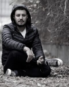 Javad Ezzati Instagram - «امید مانند ستونی است که جهان را سرپا نگه می‌دارد. امید، رؤیای انسان بیدار است.» – پلینیوس. ( پست قبل به نظرم زيادى غمگين بود)