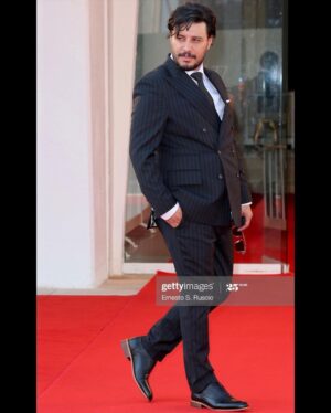Javad Ezzati Instagram - The 77th Venice film festival 
"Sun Children" red carpet #MajidMajidi 🌹🌹🌹
Producer Amir Banan

Fashion Designer : Sir Masih Zad @masihzad_official