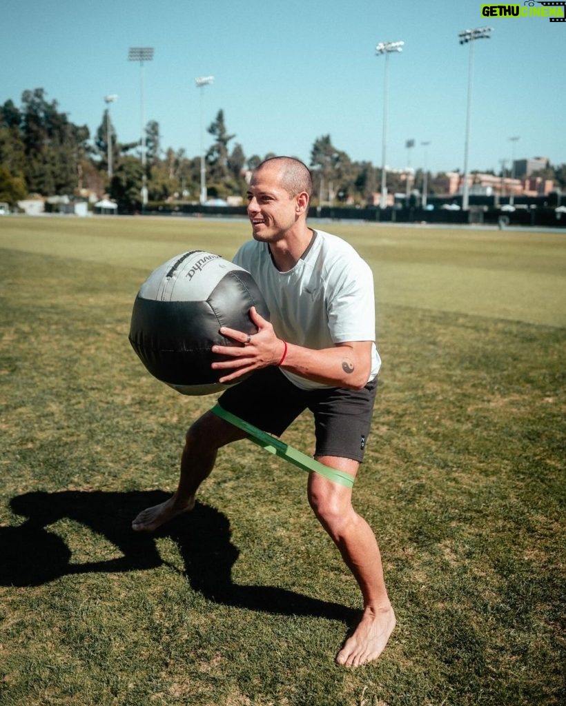 Javier 'Chicharito' Hernández Instagram - First time playing with a ⚽️ in a while! What a great training session! We keep moving forward! 💪🏽🔥 Los Angeles, California