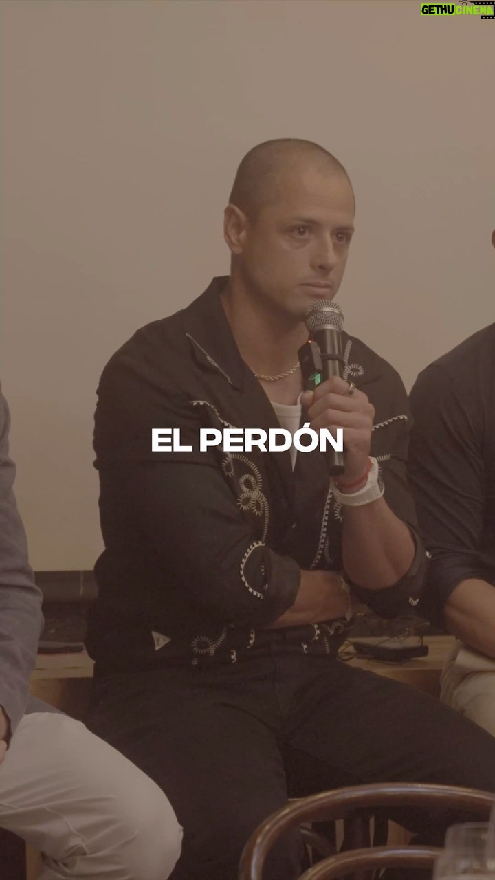 Javier 'Chicharito' Hernández Instagram - Todo empieza contigo mismo. Everything starts with yourself.