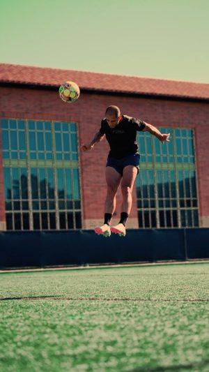 Javier 'Chicharito' Hernández Instagram - chichaGOD airlines 🤣✈️