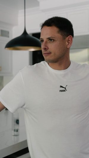 Javier 'Chicharito' Hernández Instagram - Be aware. Be grateful. Everything is all right.