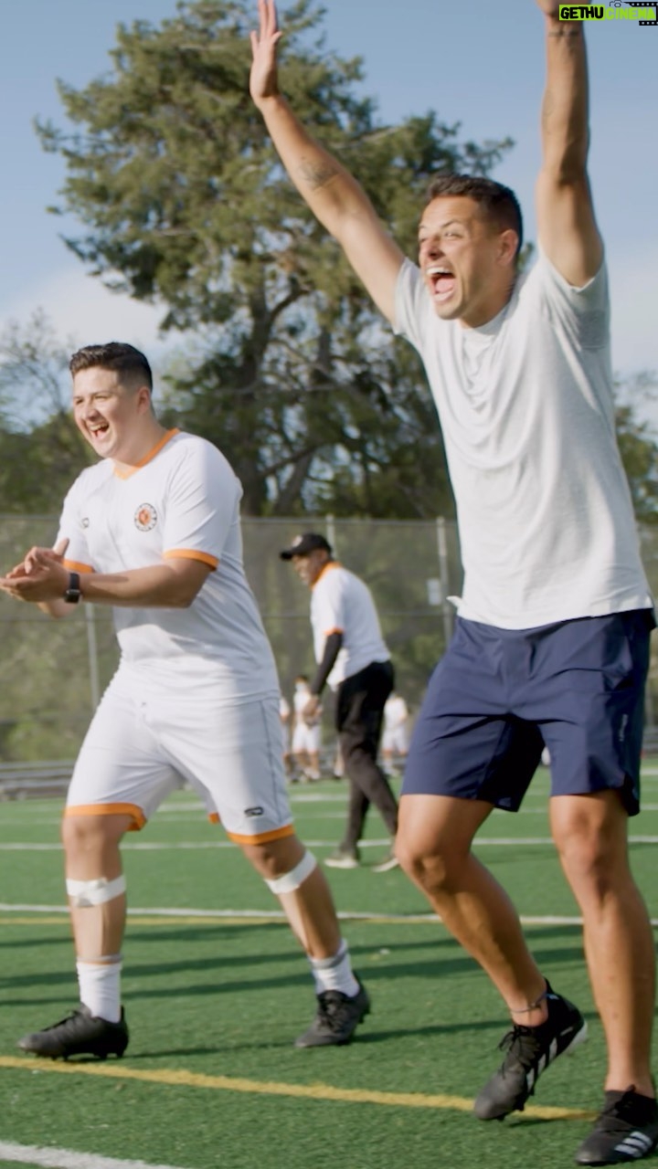 Javier 'Chicharito' Hernández Instagram - Emocionado de compartir lo que logramos con #PepsiCoTeamofChampions 🏆 ¡PepsiCo comprometió $1 Millón para apoyar a las comunidades desatendidas durante los últimos 3 años! Con @pepsico logramos ayudar a 43 organizaciones con más de 30,000 personas ⚽ Para aprender más, visita www.pepsicoteamofchampions.com