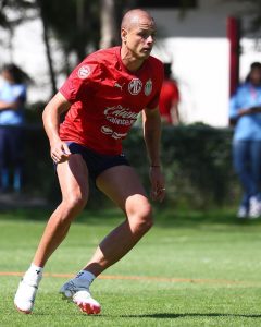 Javier 'Chicharito' Hernández Instagram - Preparándonos para lo que viene… ❤️‍🔥🤘🏽🏟️ Guadalajara, Jalisco