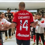 Javier 'Chicharito' Hernández Instagram - Todavía sigo sin creer lo que sucedió anoche… estás 10 fotos describen solo un poco la magnitud de lo que sucedió ayer. GRACIAS ETERNAS a cada uno que asistió, que estuvo involucrado en toda la organización del evento y a toda la gente que siguió la transmisión. Esto solo me hace amar aún más a la mejor institución que existe. Me hace querer entregarme aún más. Aportar aún más. Ayudar a que la historia de @chivas siga impactando a millones de humanos en el mundo. Y estoy seguro que si estamos todos UNIDOS y apoyándonos el uno al otro podremos lograr el objetivo deseado más temprano que tarde. LOS AMO! ❤️‍🔥 ♾️ Guadalajara, Mexico