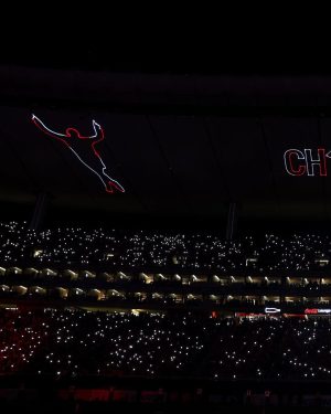 Javier 'Chicharito' Hernández Instagram - ✍️ Un nuevo capítulo en esta historia 🔴⚪️

#HO14CHICHARITO 👋🫛