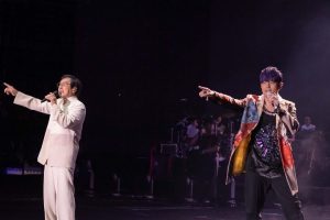 Jay Chou Instagram - Jackie Chan in the house! What a surprise and what a night! 謝謝大哥「千里之外」專程來支持 竟然還唱了「聽媽媽的話」真的是太屌了 @jackiechan