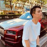 Jay Chou Instagram - 誰說我眼睛小……. 是真的小🤣 第二張重點是人還是車？