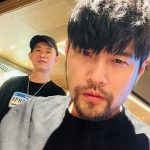 Jay Chou Instagram – 感受到開心的氛圍 送大家久違的自拍 演唱會鬍子可以不刮嗎 😂 🧔🏻